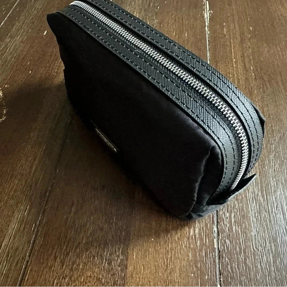 Salvatore Ferragamo Parfums cosmetics pouch - Picture 14 of 14